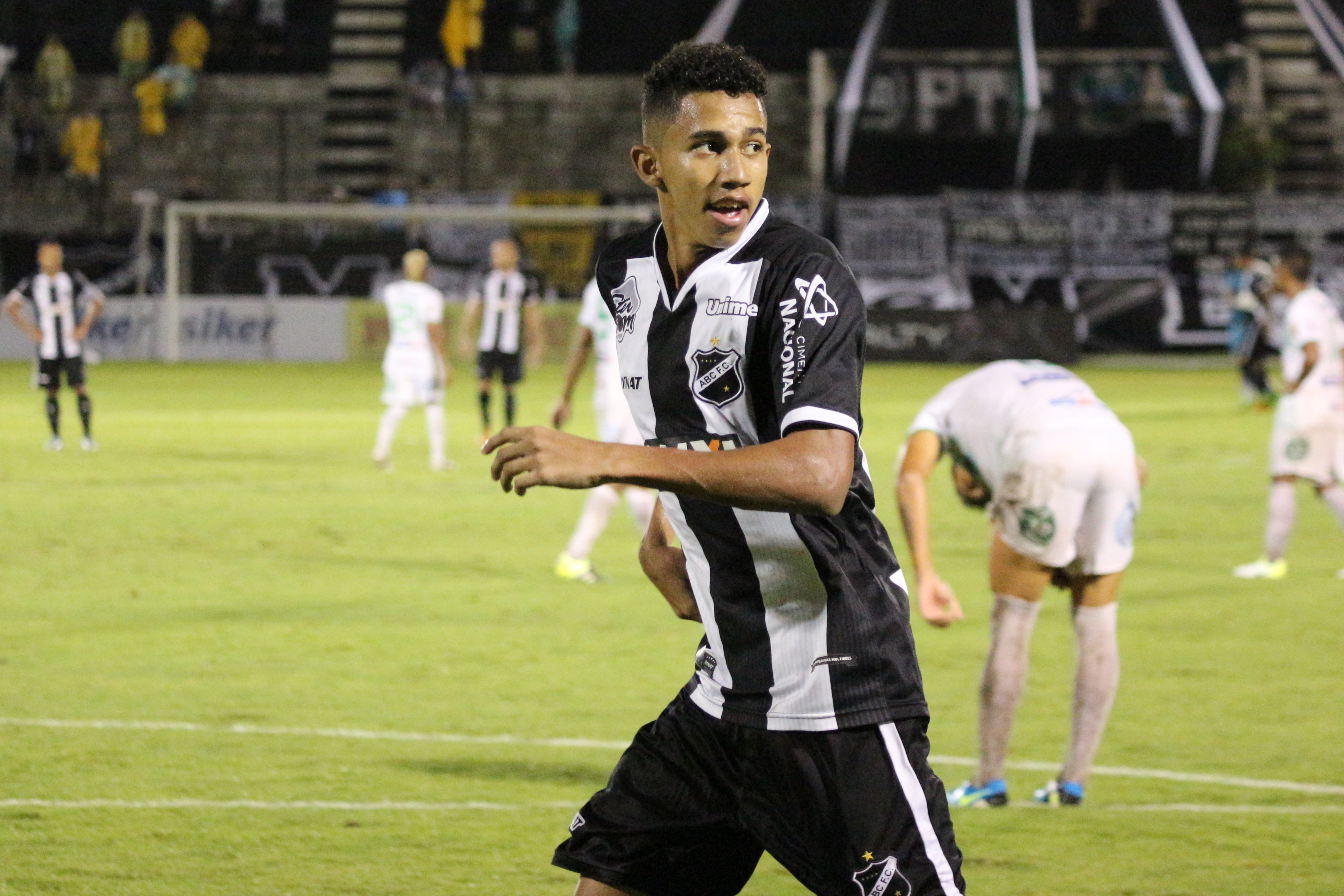 Andrés Sanchez confirma interesse do Corinthians em meia; Três contratações estão próximas